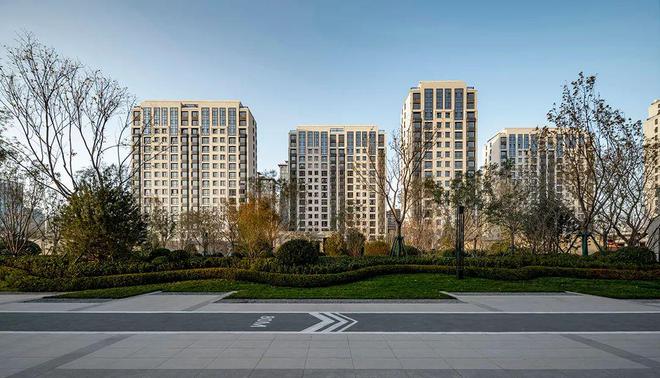 金属氟碳油漆_银箔漆是氟碳水性漆_华润金属氟碳漆
