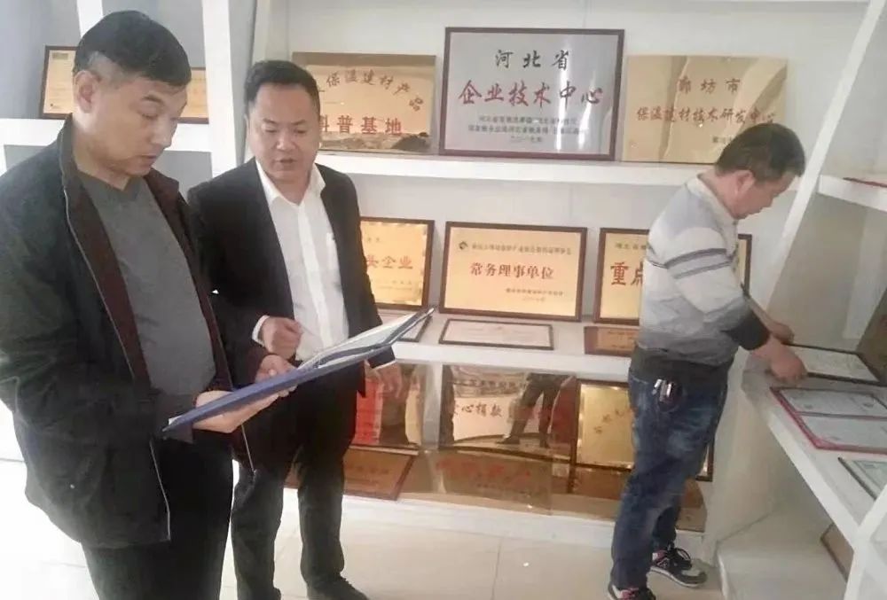 外墙涂料生产企业_外墙防晒隔热涂料价位_外墙弹性涂料本色
