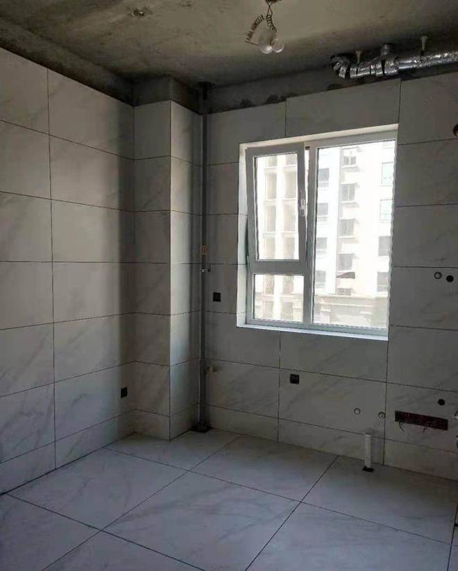 瓷砖 乳胶漆_瓷砖翻新漆_仿石漆和瓷砖哪个好