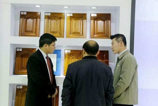 水性环保漆_展辰水性工业漆_水性金箔漆兑多少水