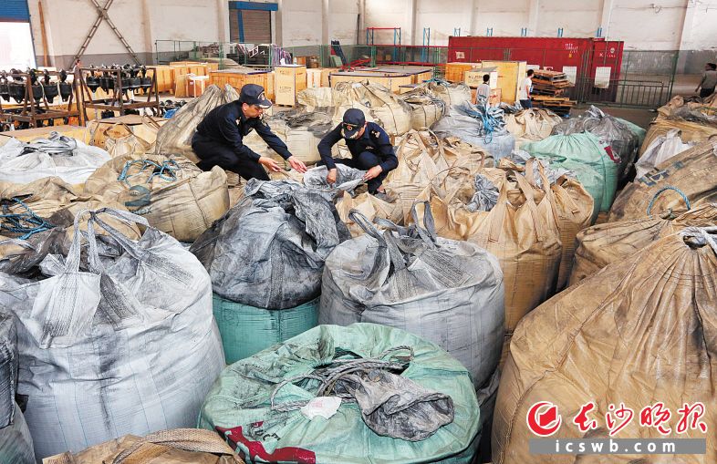 南京飞虹粉末涂料有限公司_四川嘉宝莉涂料有限公司电话_广东涂料粉末厂家排行