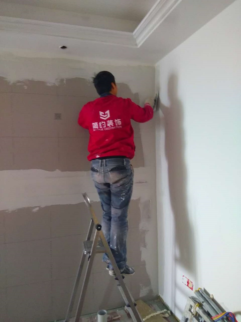 墙面腻子刮白施工规范_质感刮砂漆施工视频_刮腻子和乳胶漆的施工方法