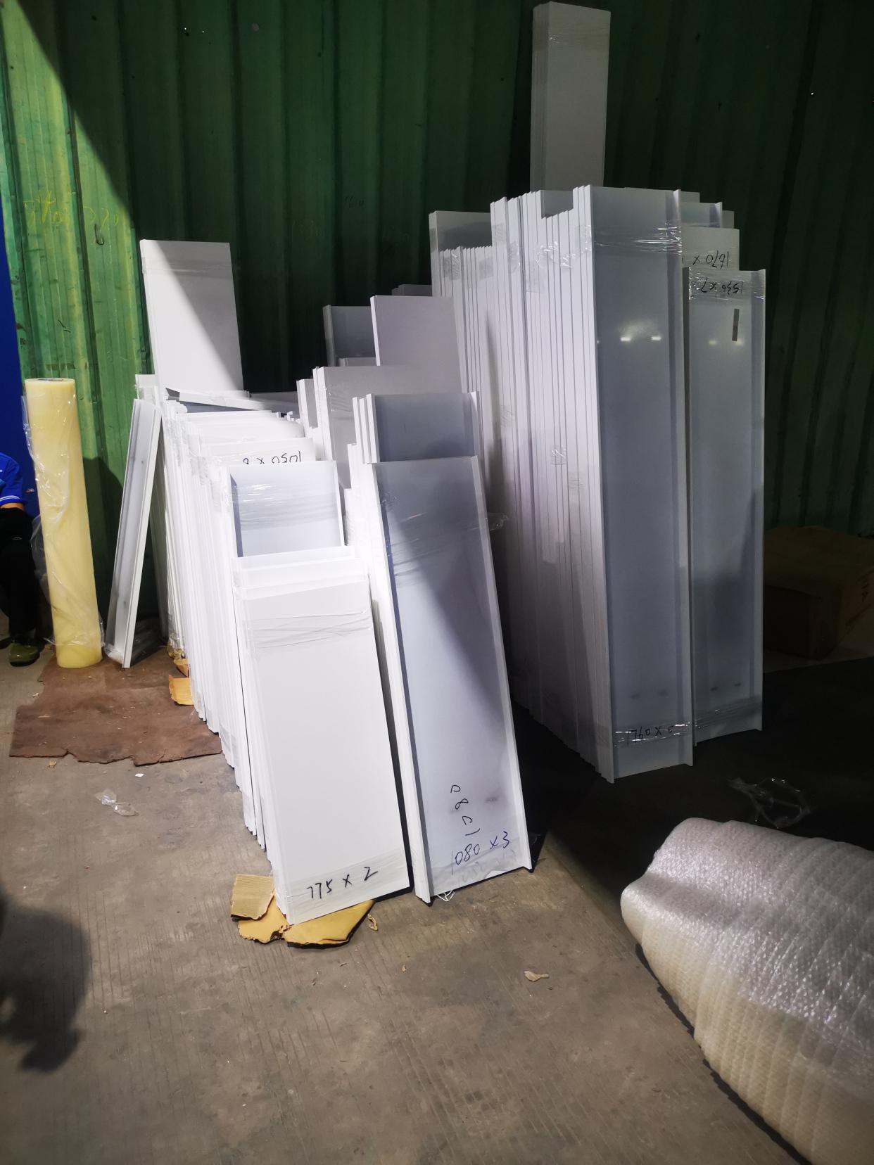 金属导电漆_金属上能喷水溶漆吗_氟碳漆与金属氟碳漆