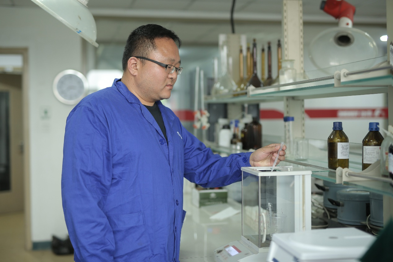 聚氨酯防水涂料制作方法_新型聚氨酯防水涂料_防水涂料单组份聚氨酯