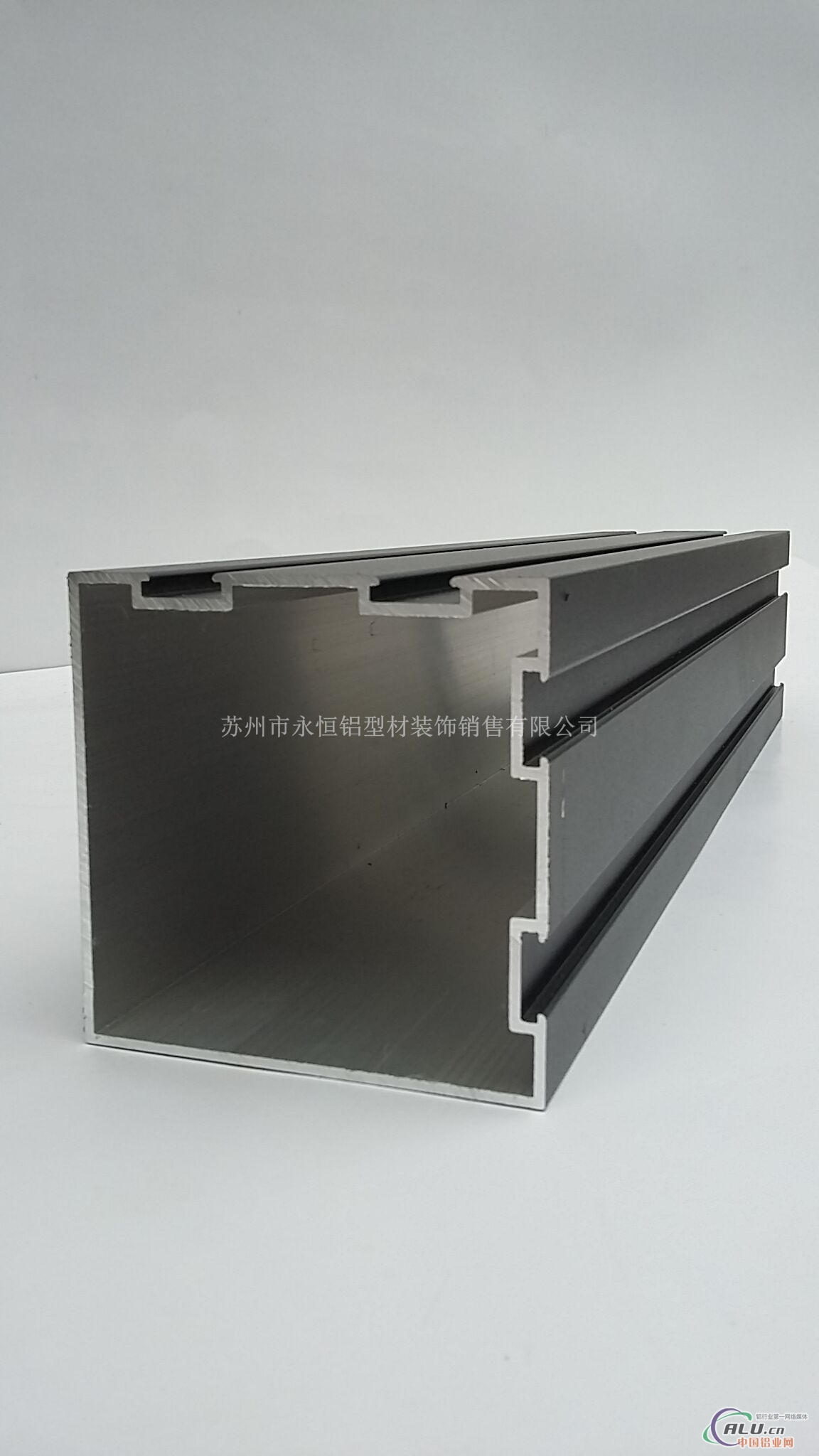 铝合金 粉末喷涂_生锈的铝合金_铝合金生锈怎么弄干净