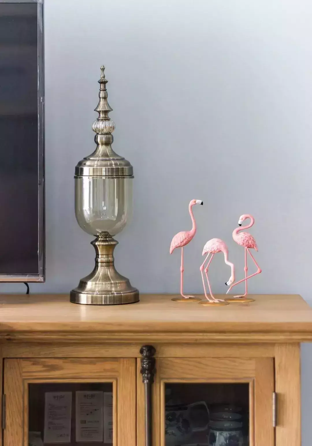 灰蓝色乳胶漆电视背景墙_电视背景墙刷蓝色和灰色好看吗_电视背景墙用灰蓝色好看吗