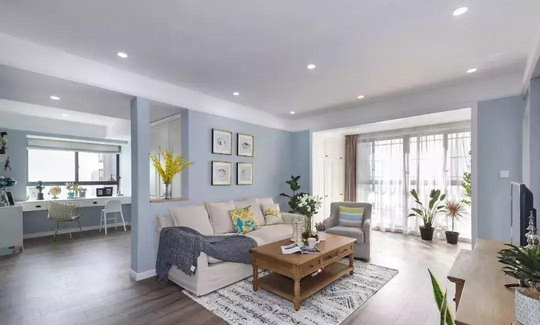 电视背景墙刷蓝色和灰色好看吗_电视背景墙用灰蓝色好看吗_灰蓝色乳胶漆电视背景墙