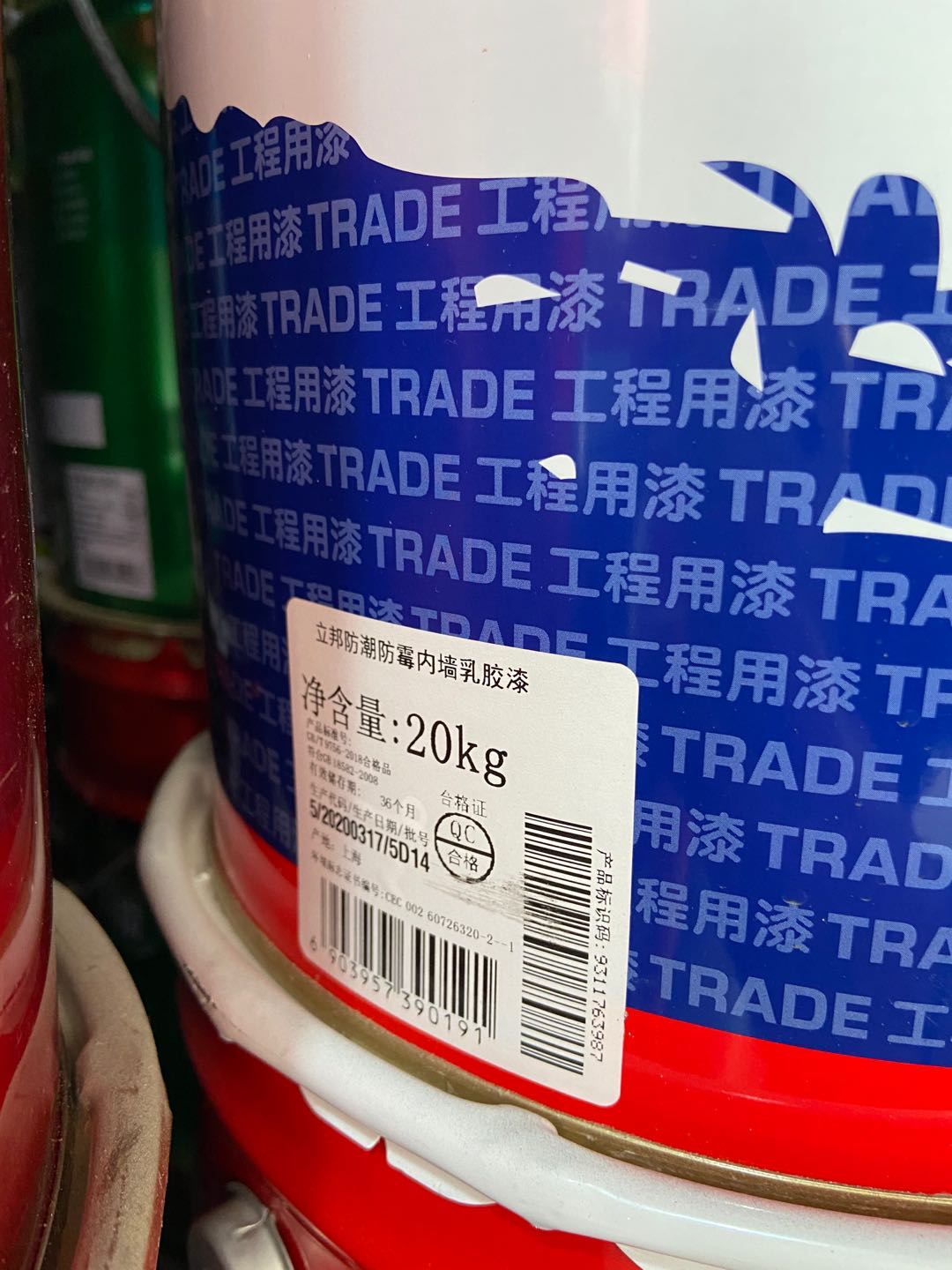 乳胶漆上刷水性漆_水性乳胶漆墙面可以水洗吗_墙面用水性漆好还是乳胶漆好