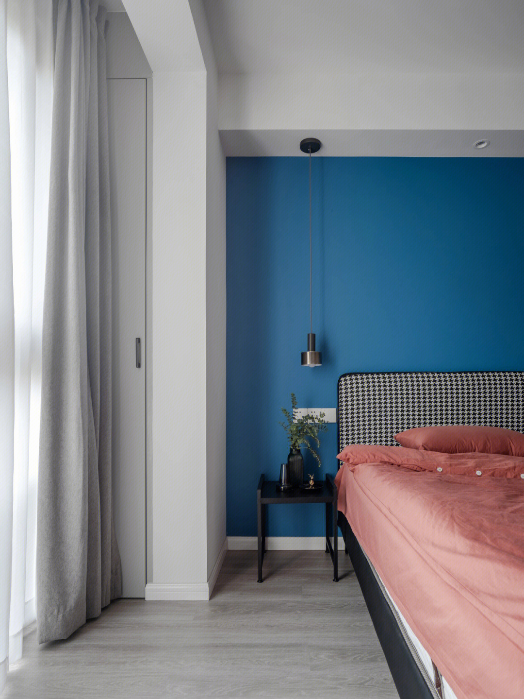 纯色用乳胶漆还是艺术漆_纯色艺术漆和乳胶漆_乳胶漆纯色好还是调颜色好