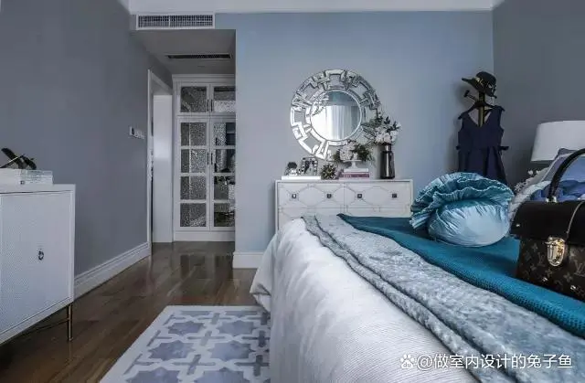 纯色用乳胶漆还是艺术漆_乳胶漆纯色好还是调颜色好_纯色艺术漆和乳胶漆