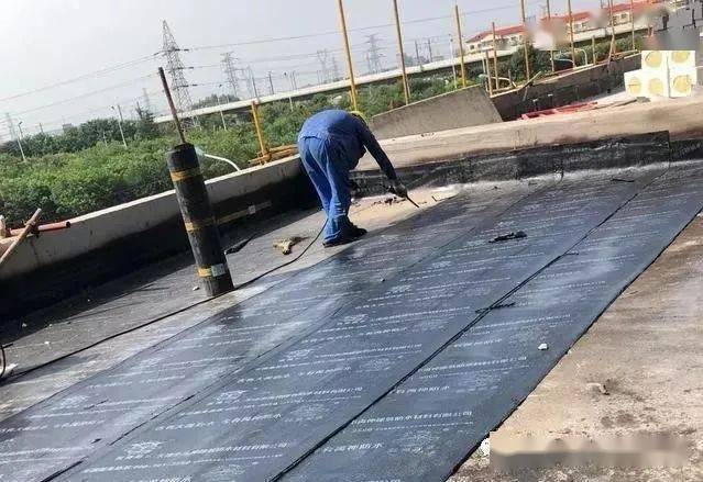 1.5mm自粘防水卷材_2mm厚防水自粘卷材价格_1.5厚双面自粘防水卷材厂家
