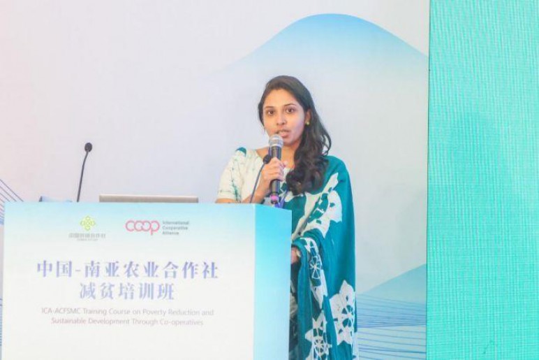 _合作社带动贫困户范例_专业合作社带动贫困户致富