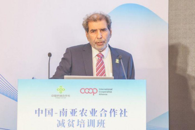 _专业合作社带动贫困户致富_合作社带动贫困户范例