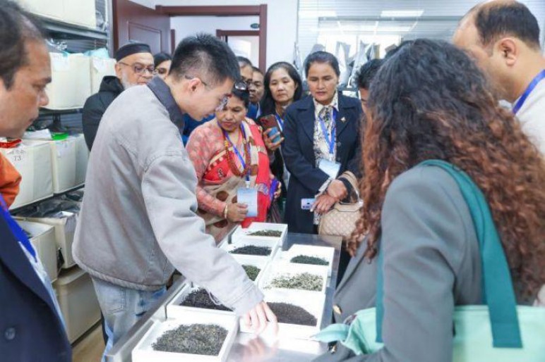 _专业合作社带动贫困户致富_合作社带动贫困户范例