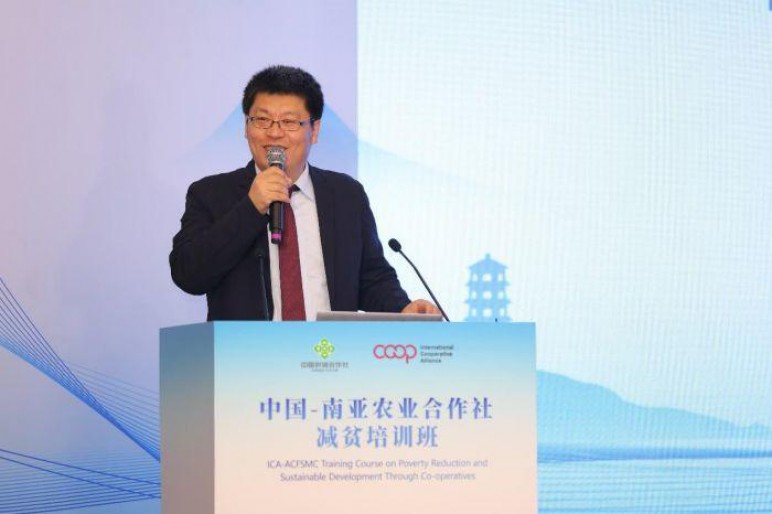 _合作社带动贫困户范例_专业合作社带动贫困户致富