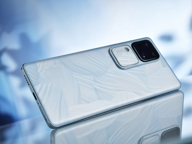 vivo S18上手体验:融合东方美学,兼具质感和美感