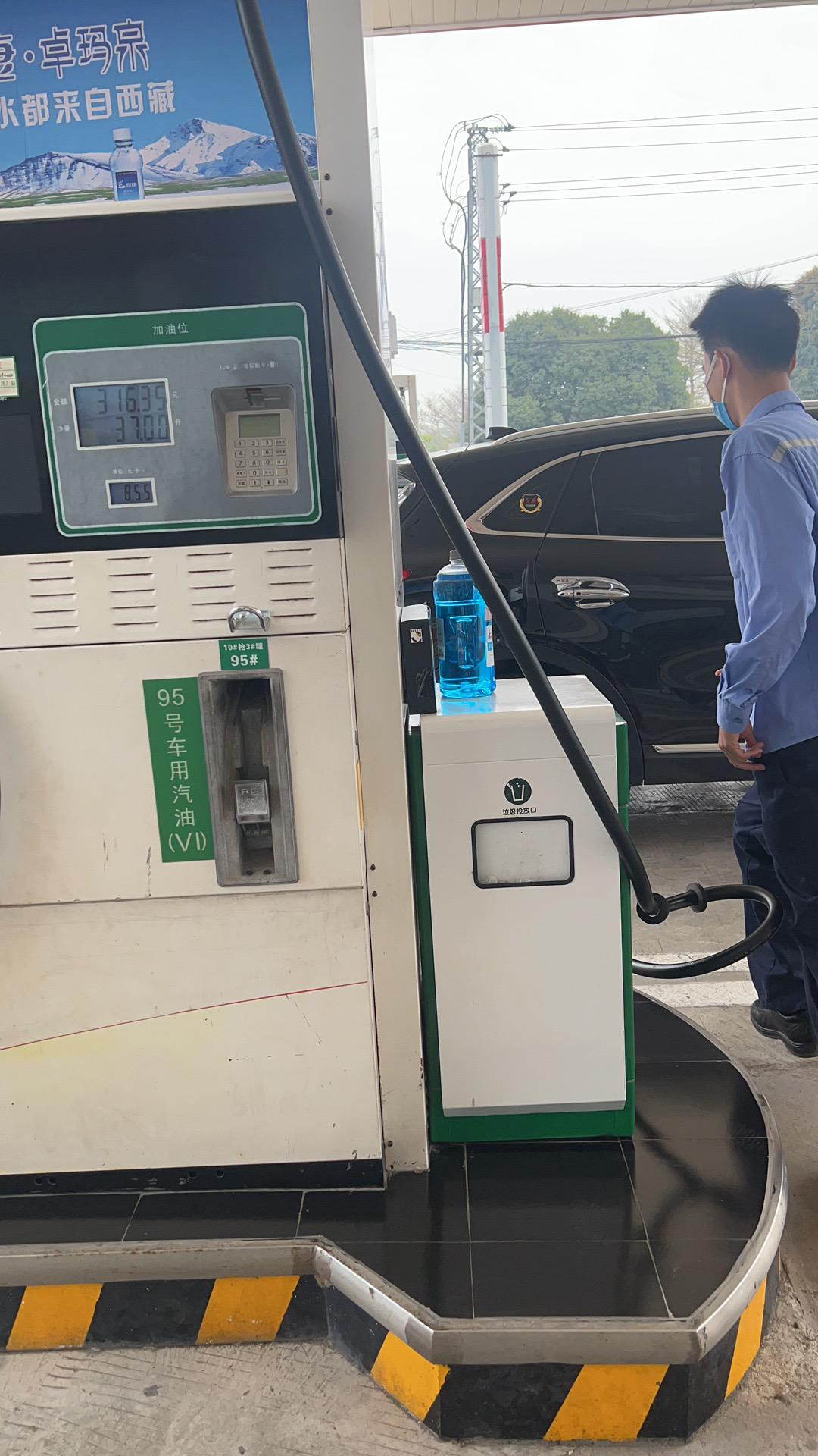 宋楠惜气质写真迸发沉静力量_自信顽强为成功蓄力_