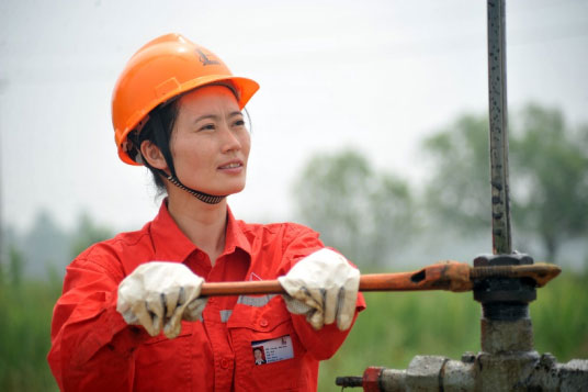 自信顽强为成功蓄力__宋楠惜气质写真迸发沉静力量