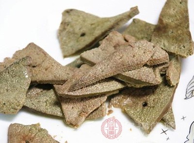 动物内脏如肝、肾、心等富含蛋白质和磷质，但同时含有较高的胆固醇和脂肪