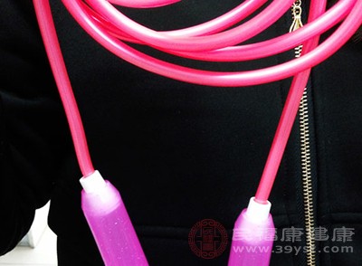 跳绳和爬楼梯都是减肥的好帮手