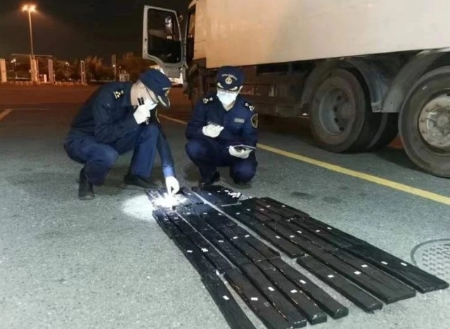 科技早报:真我GT5 Pro 3298起售丨苹果16或将发力AI丨英伟达千元显卡爆料