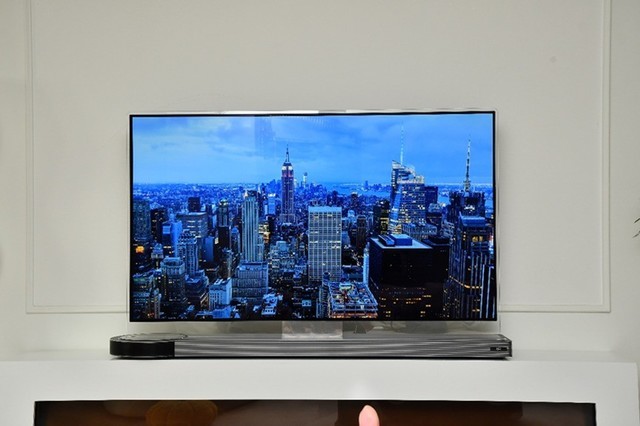 拥有一台会悬浮的电视是什么体验？FPD悬浮OLED电视评测