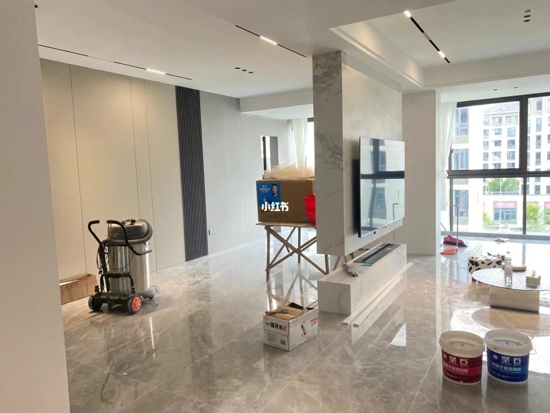 电视悬浮屏有坏处吗__电视悬浮屏优缺点