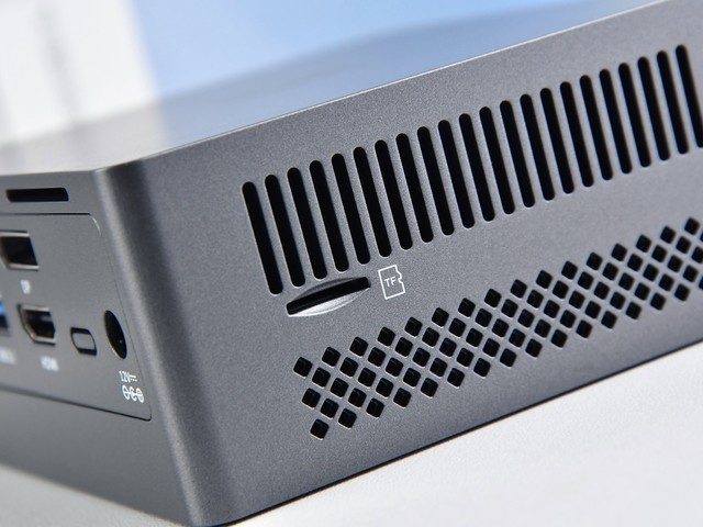 中柏迷你主机评测:办公娱乐轻巧好体验