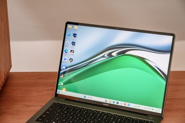 华为第三季度轻薄本市场登顶!智慧PC为何深受用户青睐