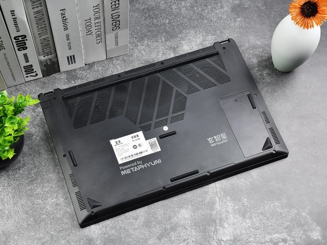 锐龙7 7840H加持下的全能选手 玄派玄智星墨影评测