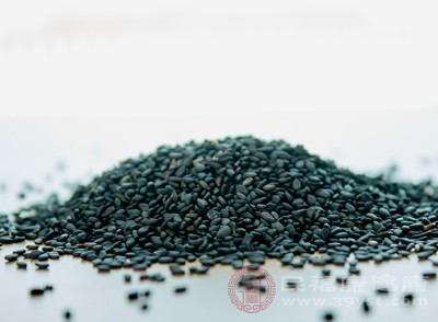 黑芝麻是一种营养价值较高的食物，含有大量的不饱和脂肪酸、多种微量元素和维生素E等营养成分