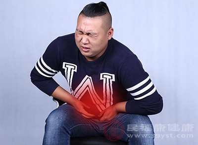 肠癌患者的放屁可能会伴随着腹胀、腹痛或者不适感