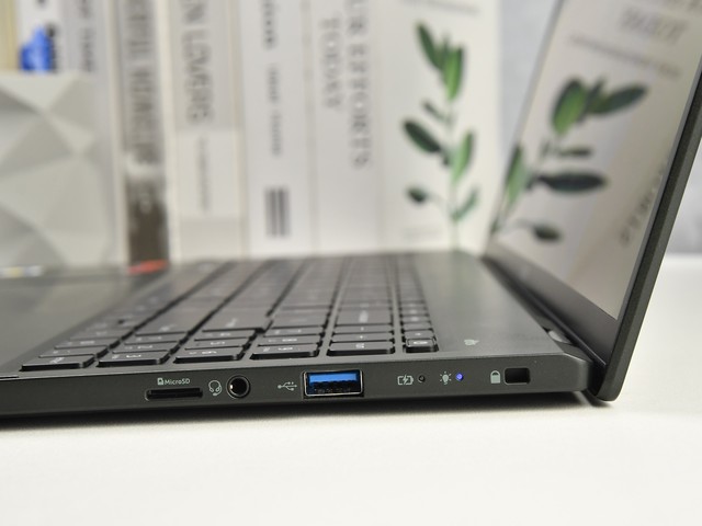 AMD锐龙7 7840U助力AI 多核性能提升20% 宏碁传奇Edge 16评测