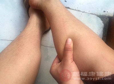 肺癌可能会导致淋巴结肿大或者压迫血管,影响静脉回流,从而引发下肢水肿