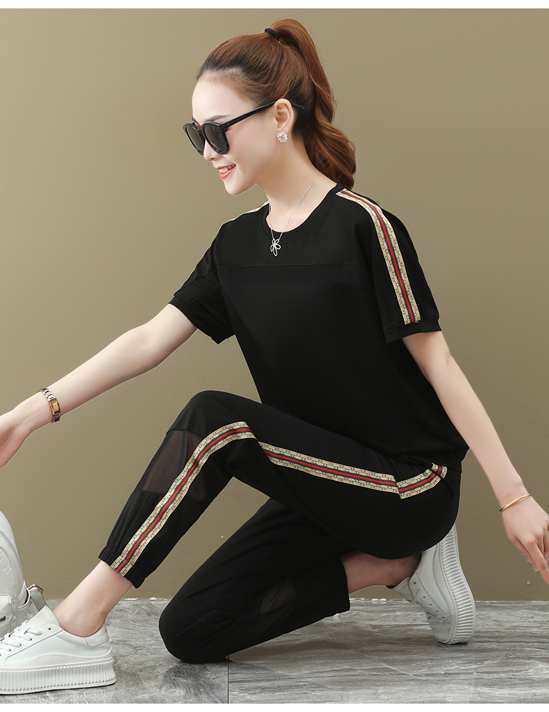 白t恤搭配__白色t恤搭什么下装