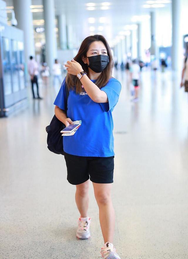 粉色是不是显胖__粉色显胖还是白色