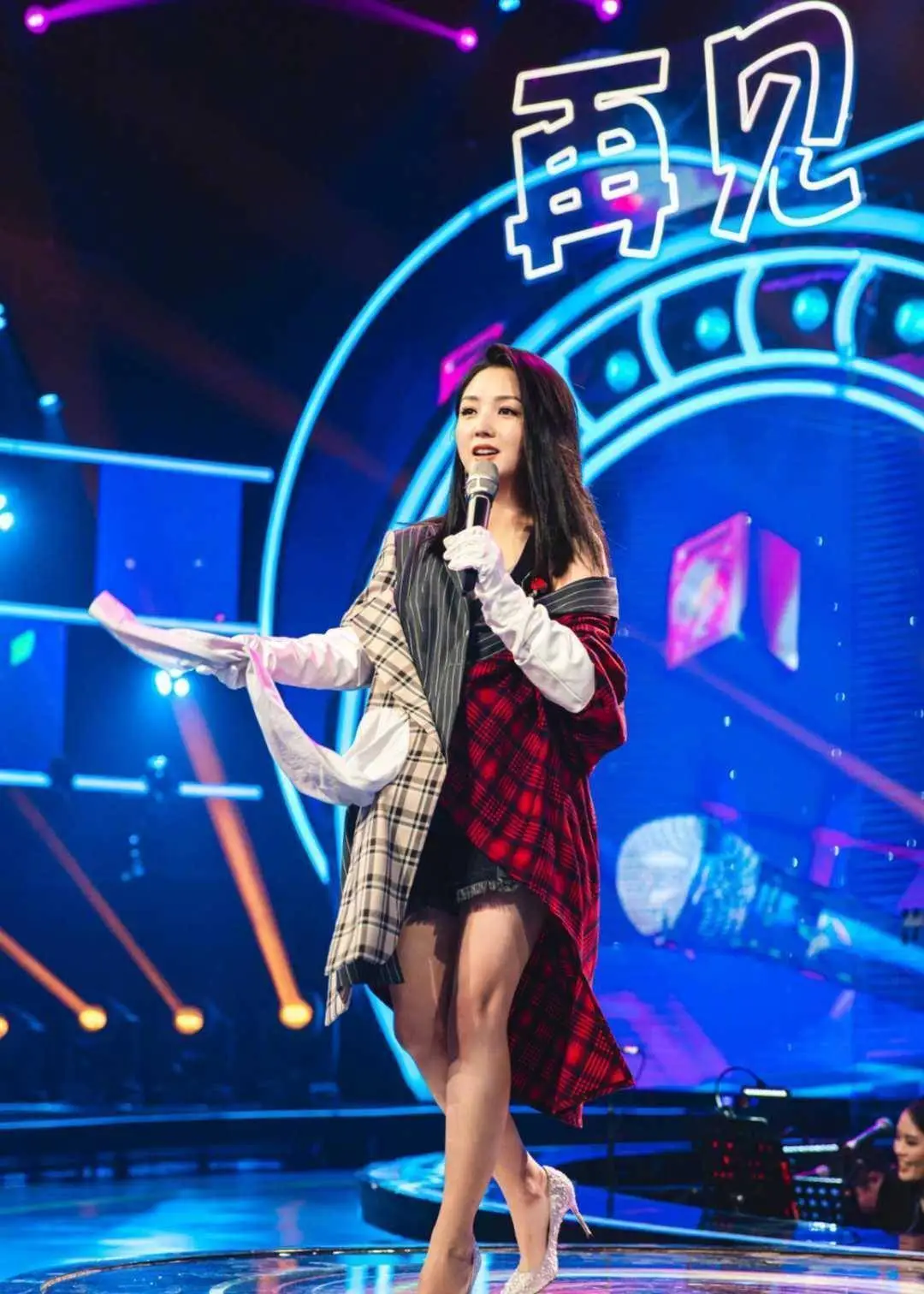 粉色是不是显胖__粉色显胖还是白色