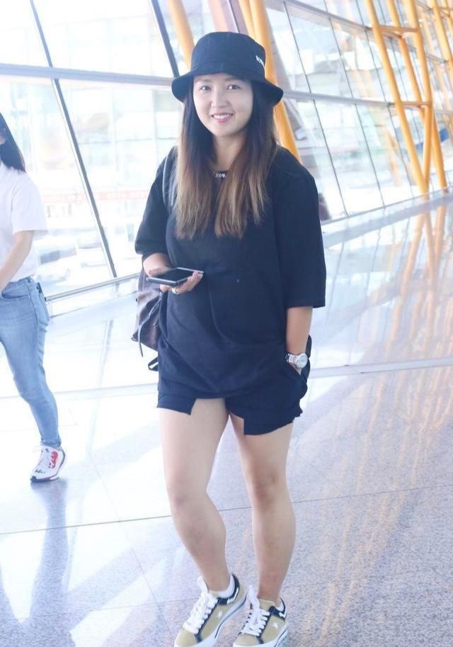 粉色显胖还是白色_粉色是不是显胖_