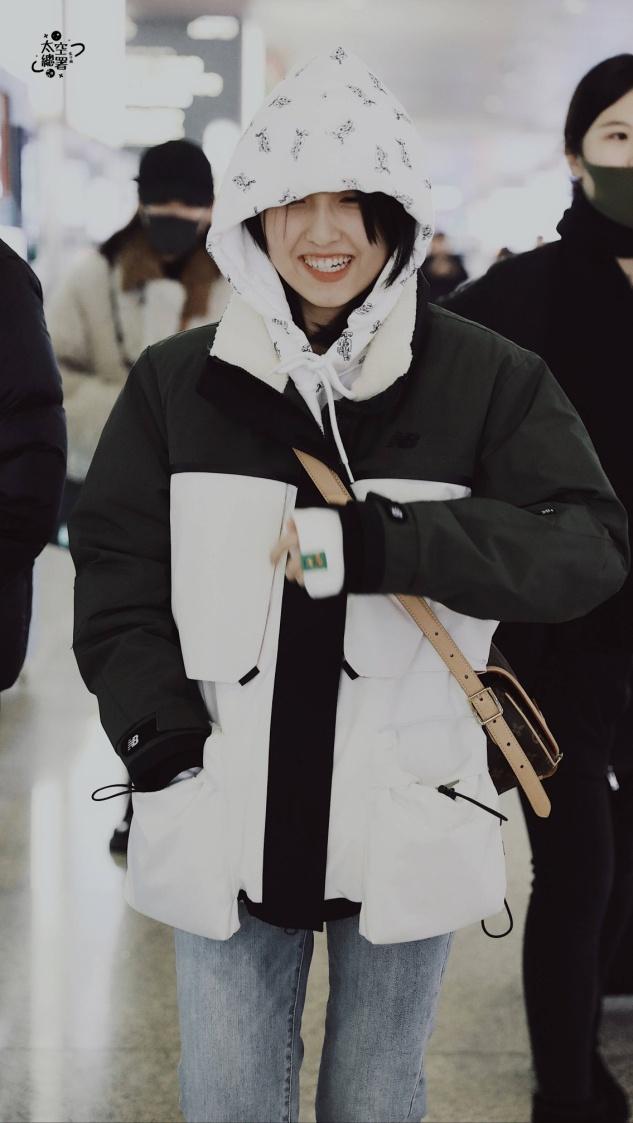 _卫裤牛仔衣_牛仔裤卫衣穿搭