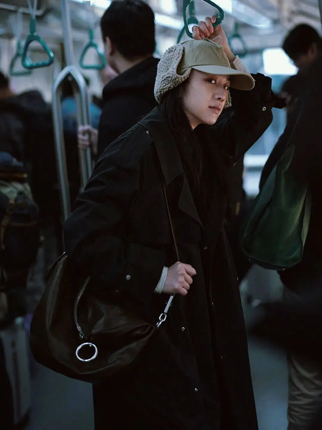 黄多多越长大越美穿低调朴素的T恤（颜值不输大明星妈妈）_黄多多越长大越美穿低调朴素的T恤（颜值不输大明星妈妈）_