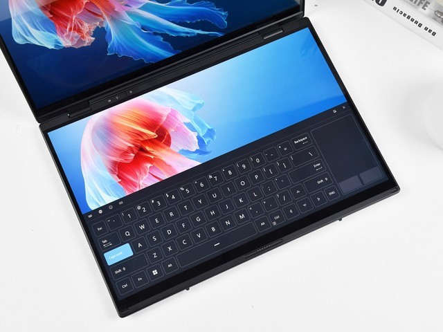 把极致做到极致 上手体验华硕灵耀14 双屏