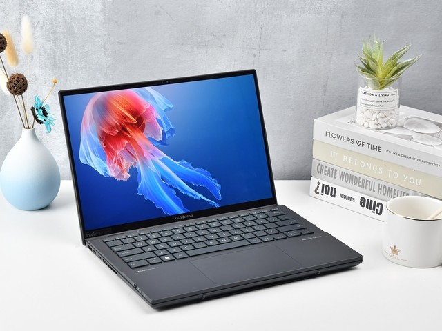 把极致做到极致 上手体验华硕灵耀14 双屏