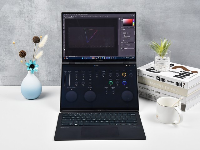 把极致做到极致 上手体验华硕灵耀14 双屏