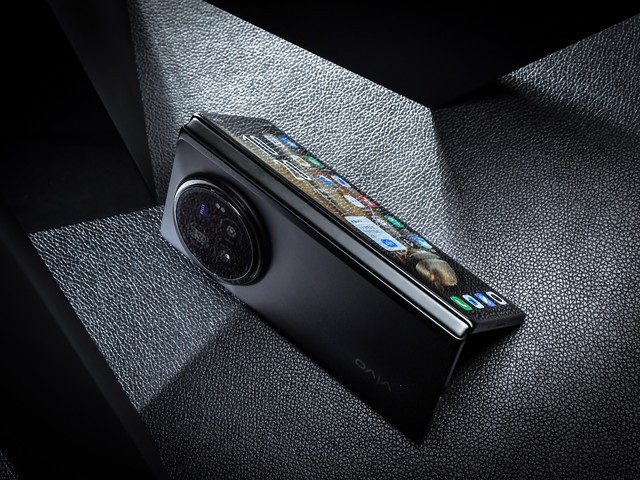 一表看懂vivo X Fold3系列参数对比，相差3000元到底怎么选？