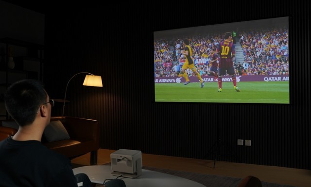 极米RS 10 mini评测： 3000元级护眼三色激光投影