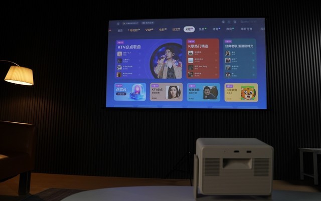 极米RS 10 mini评测： 3000元级护眼三色激光投影