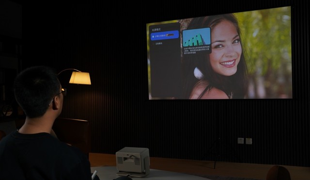 极米RS 10 mini评测： 3000元级护眼三色激光投影