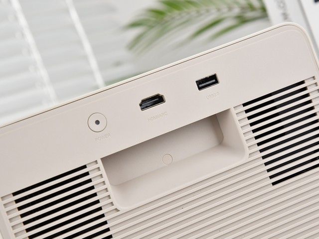 极米RS 10 mini评测： 3000元级护眼三色激光投影