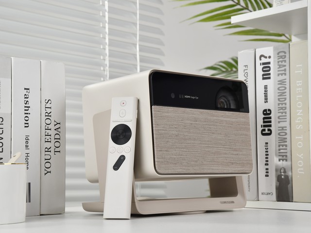 极米RS 10 mini评测： 3000元级护眼三色激光投影