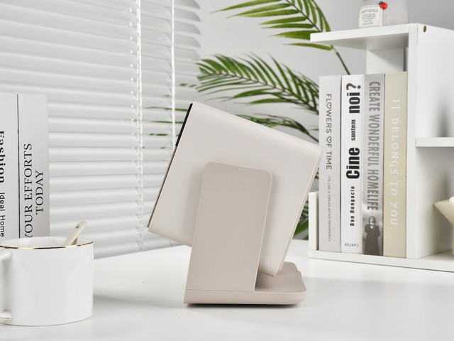 极米RS 10 mini评测： 3000元级护眼三色激光投影